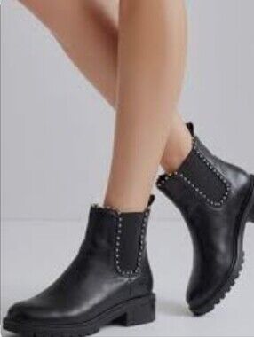 Steve Madden Studded Billiee Black Chelsea Boots Lug Sole Size 10